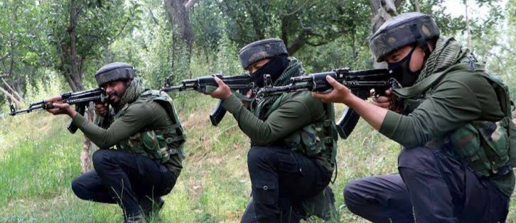 Two simultaneous encounters in South Kashmir